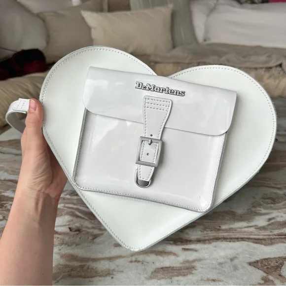 Dr Martens HEART SHAPED
Hardware Kiev Leather Bag - Picture 6 of 6